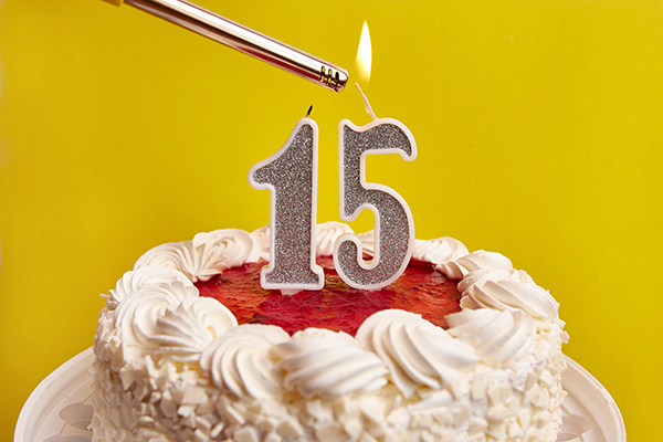 15th-anniversary-cake.jpg