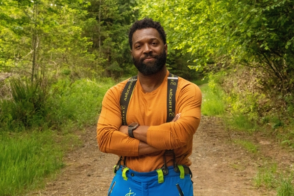 Baratunde Thurston on a trail