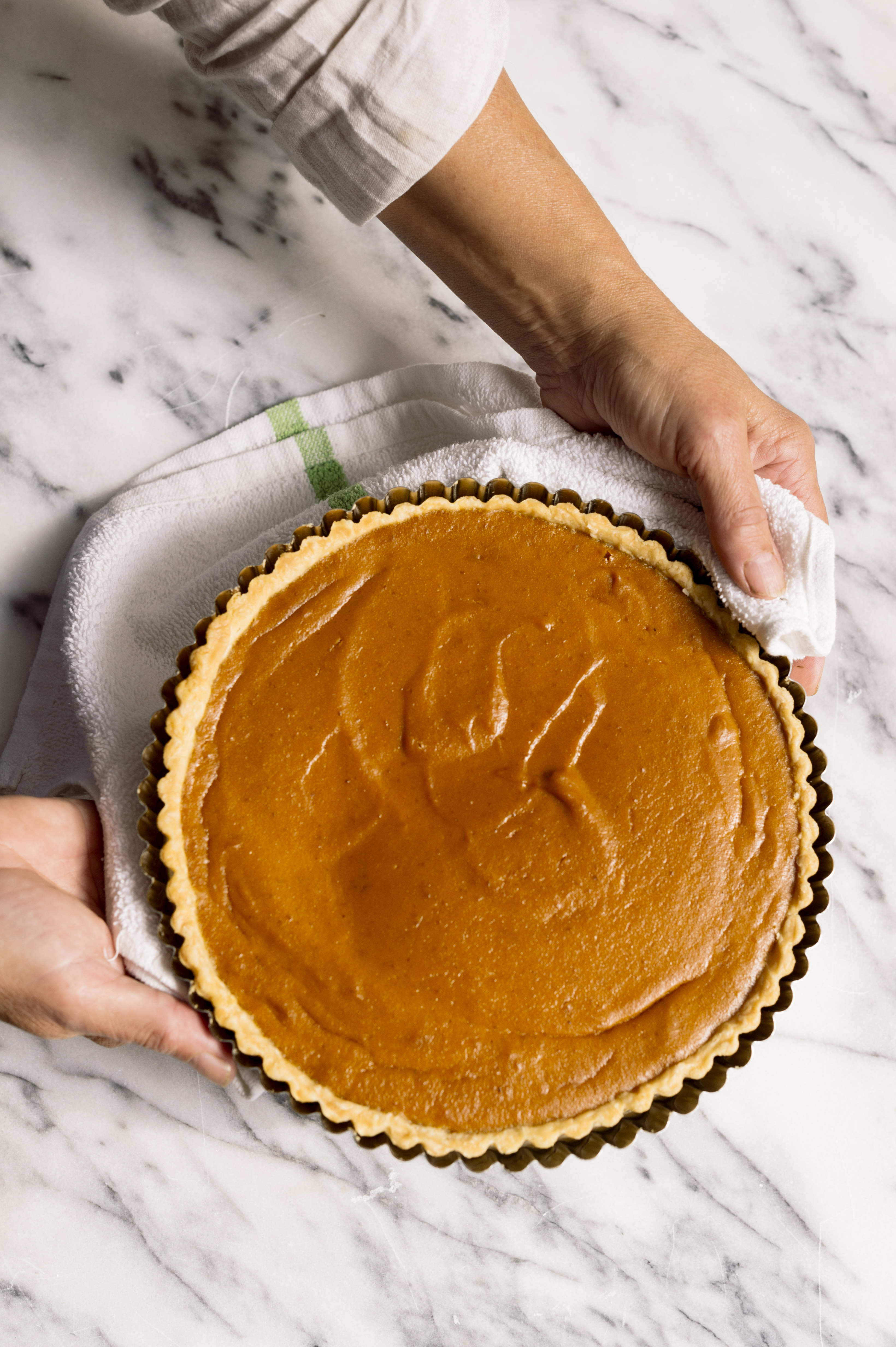 pumpkin tart with hands