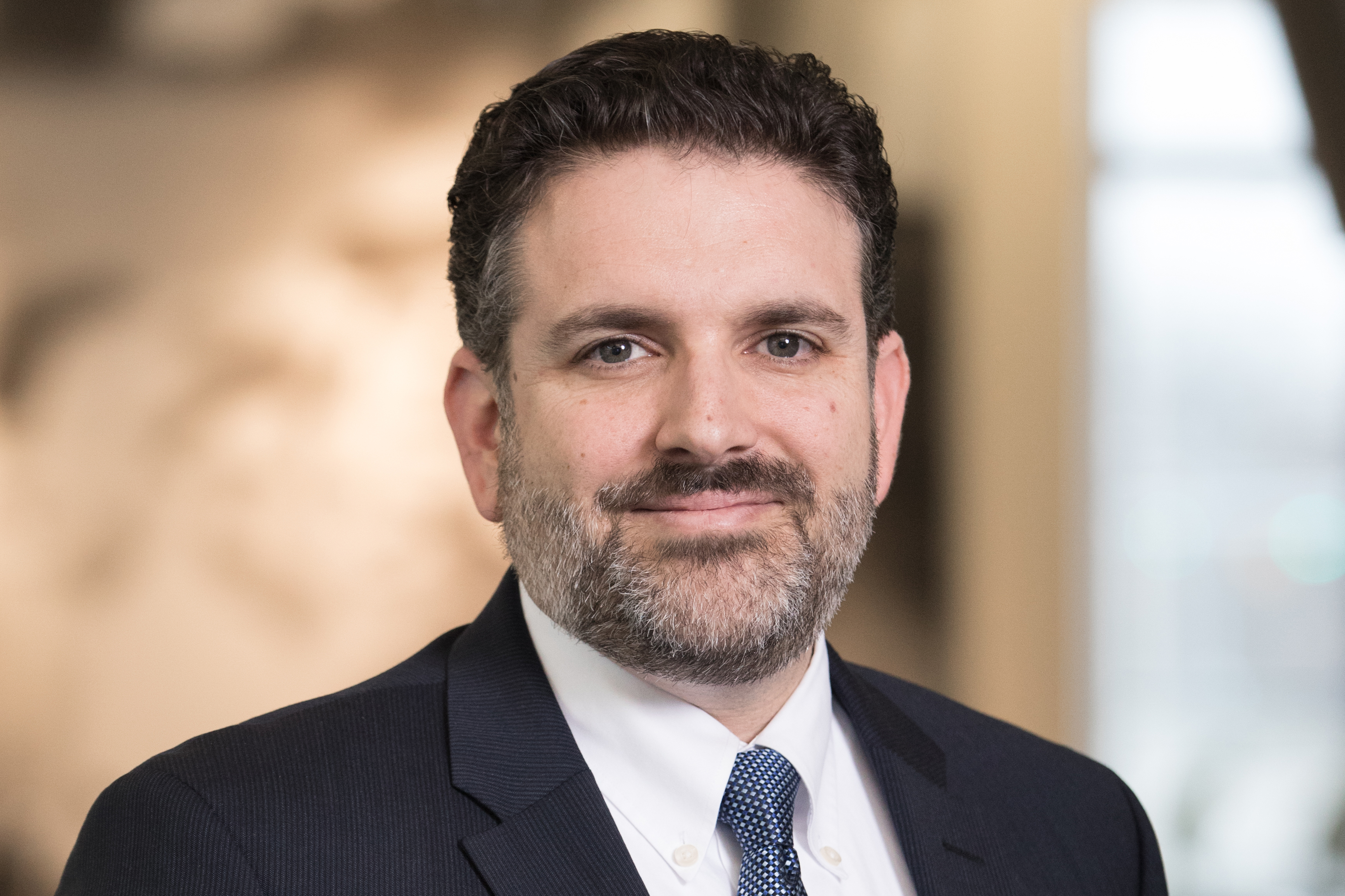 Dr. Peter Embí