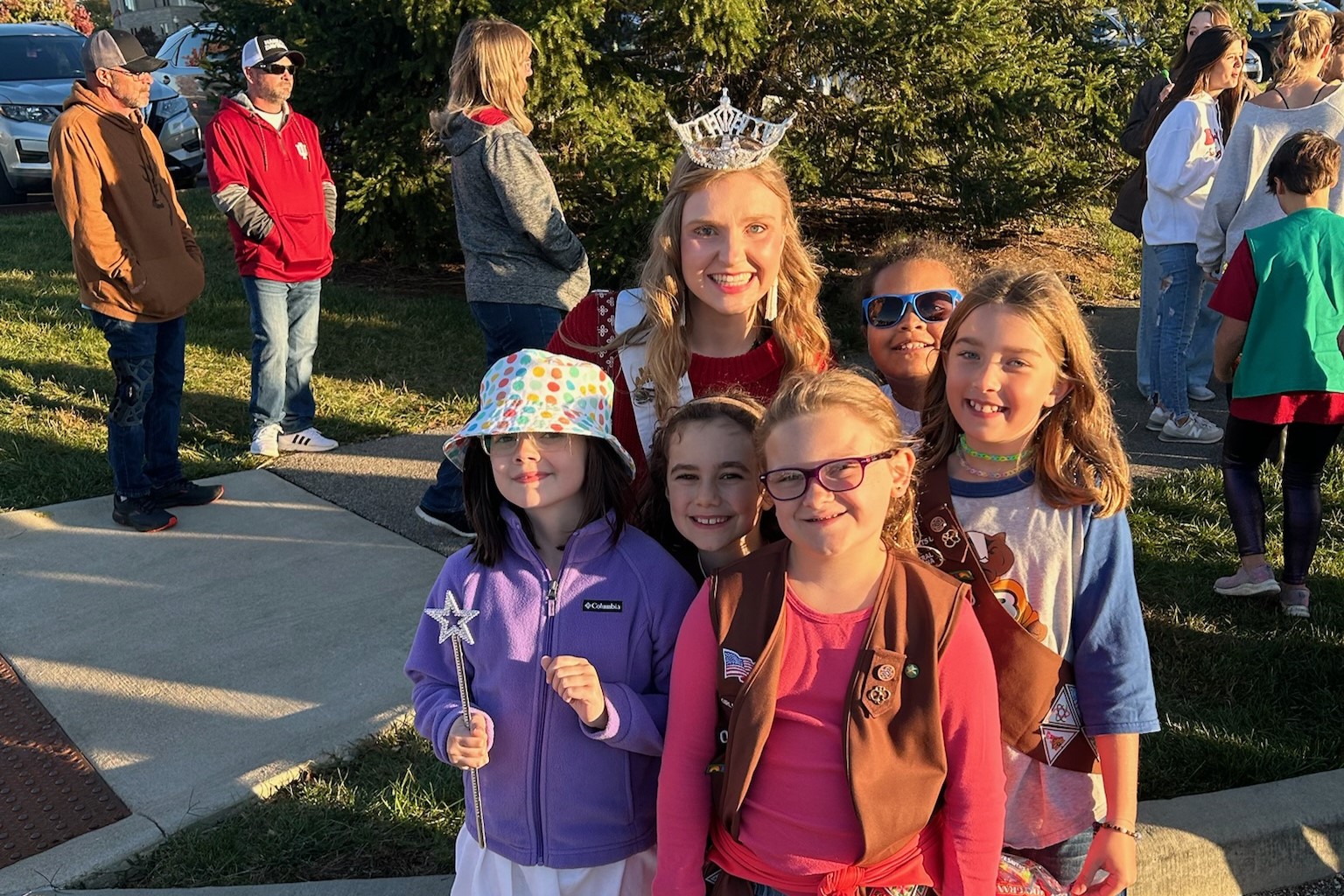 Kaitlyn Ross with girl scouts