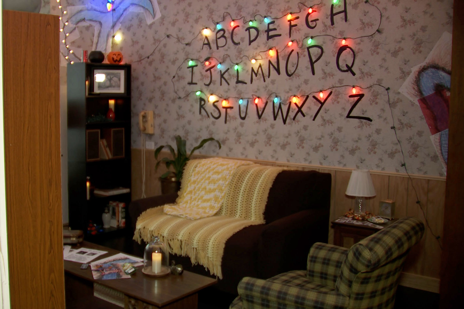 stranger-things-room-whole
