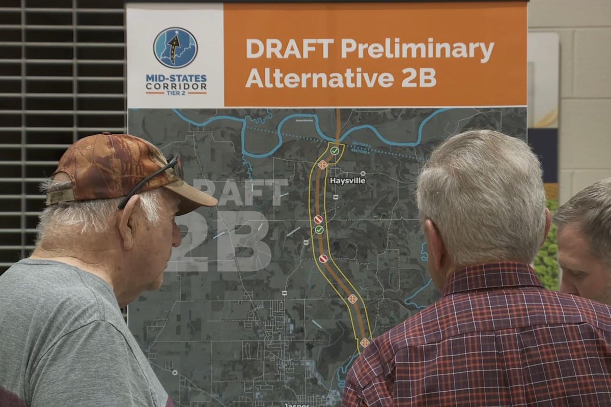 Jasper residents view a draft of the Mid-States Corridor project.