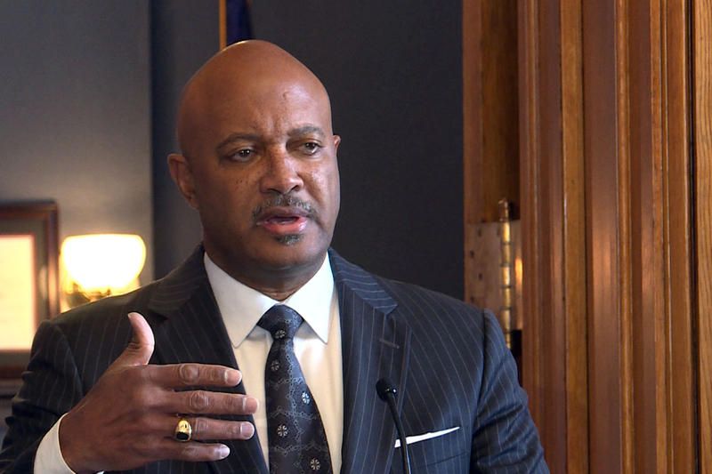 curtis_hill_gesticulating-lc.jpg