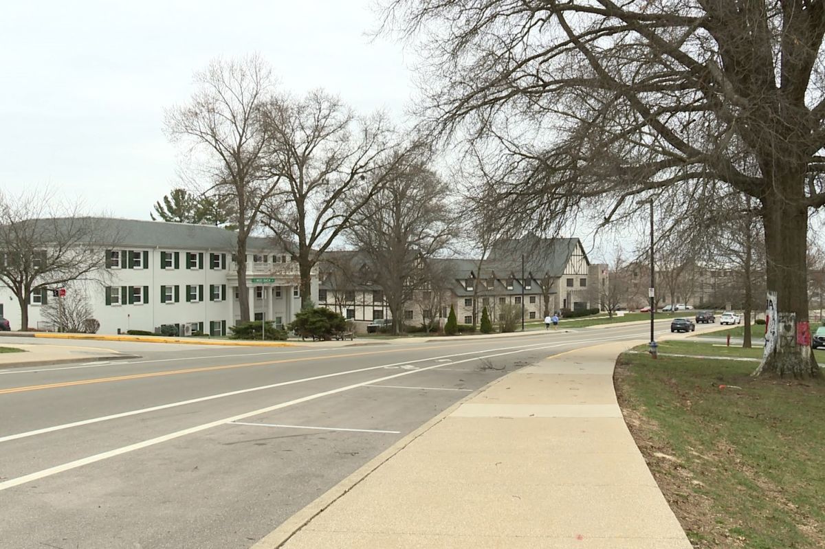 greek houses on eagleson