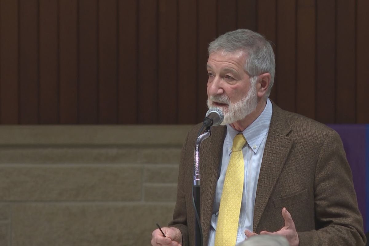 Nobel Peace Prize recipient Ira Helfand discusses preventing nuclear war at First United Church.
