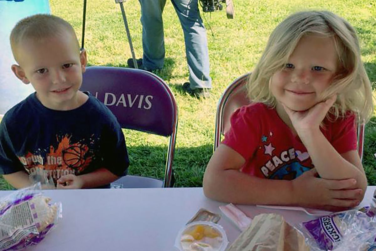 kids at picnic table