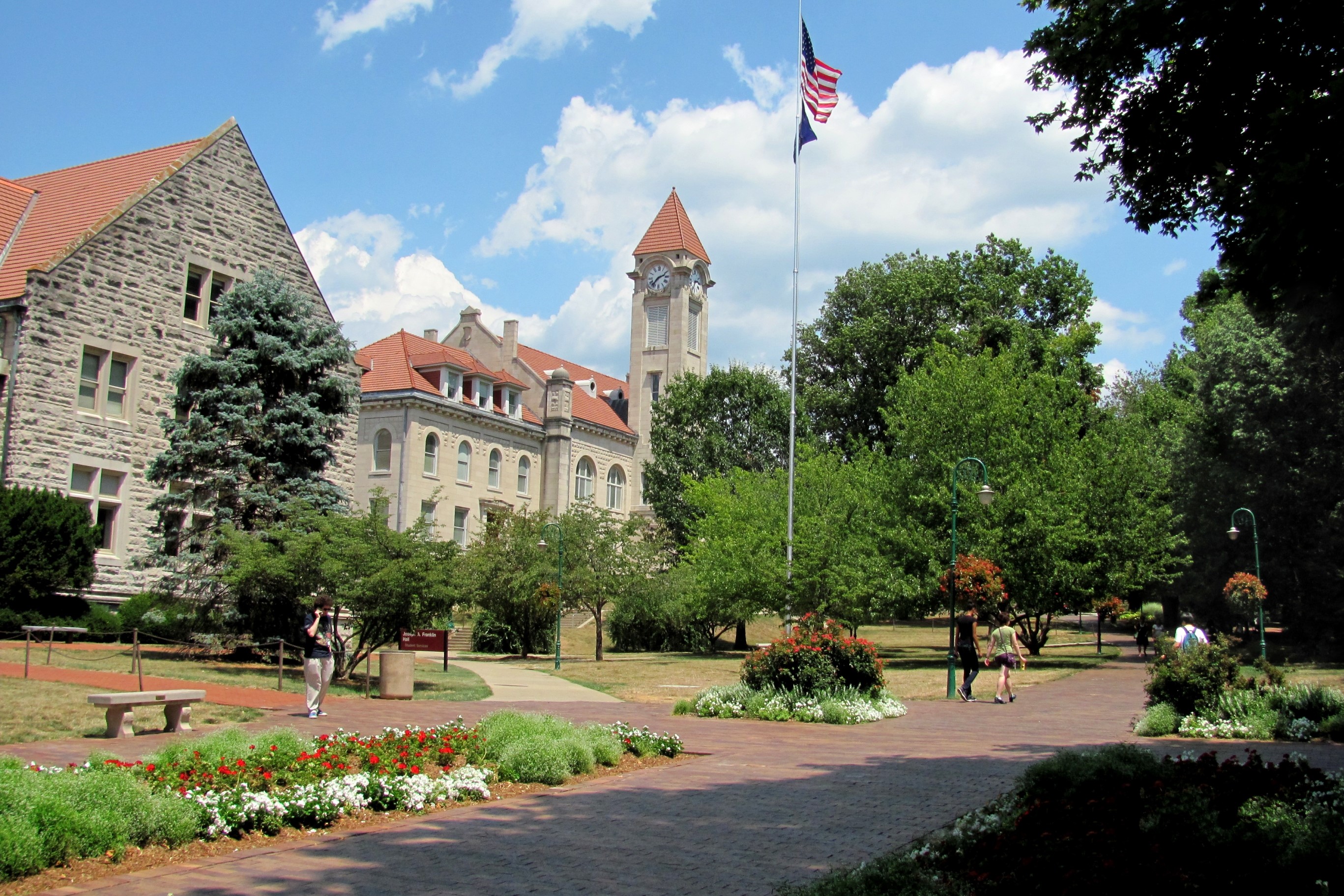 Peaceful protesters march on Indianapolis State House (June 4, 2020)