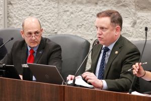 Sen. Gary Byrne (R-Byrneville), left, and Rep. Chris Jeter (R-Fishers), right, are the Senate author and House sponsor, respectively, of SEA 289.